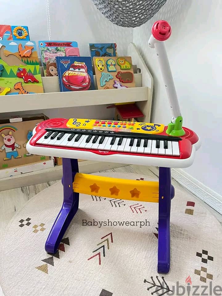 Electric keyboard piano for kids use. 0