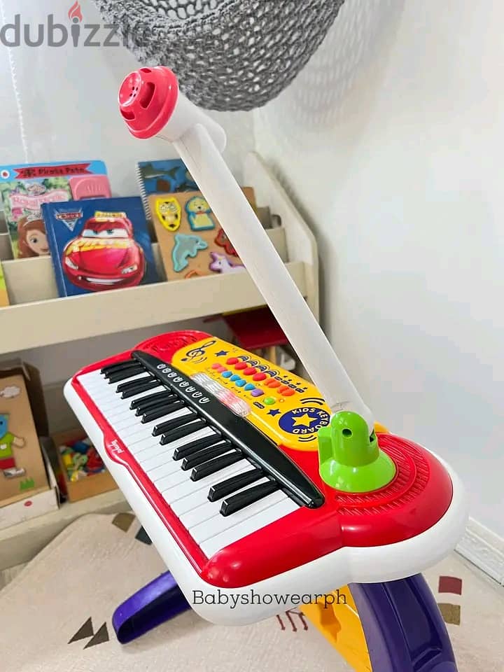 Electric keyboard piano for kids use. 1