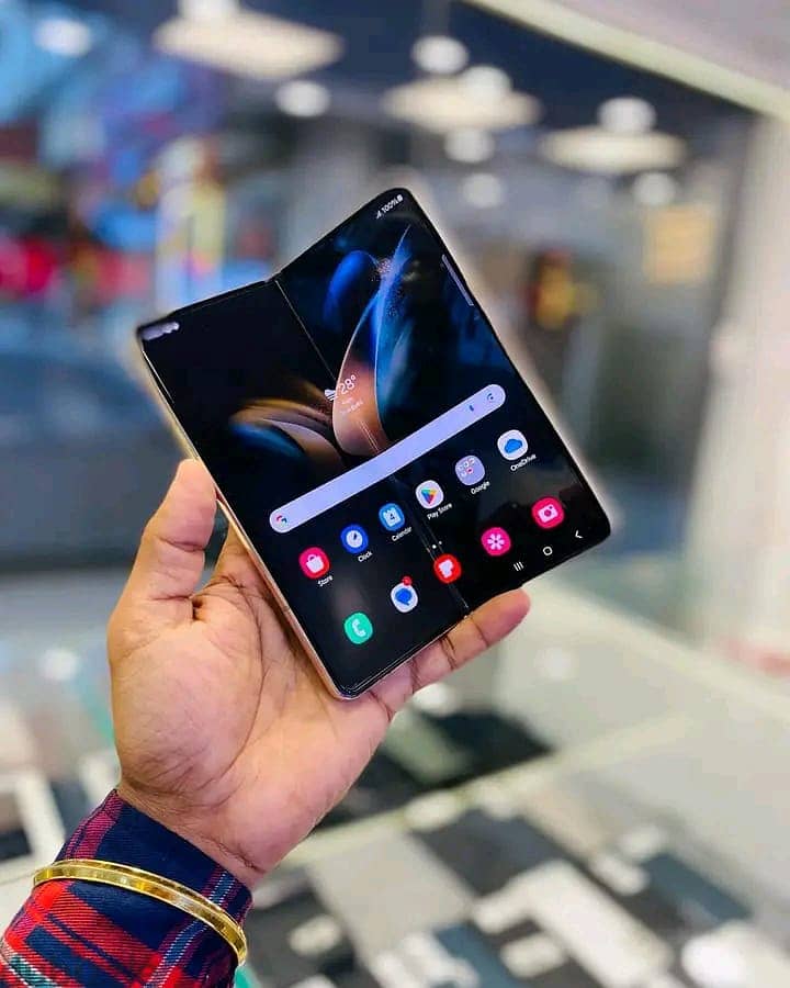 Samsung Galaxy Z Fold 4 4