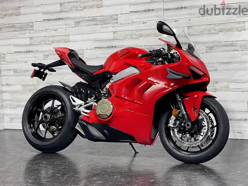 2018 ducati V4 (+971561943867) 1