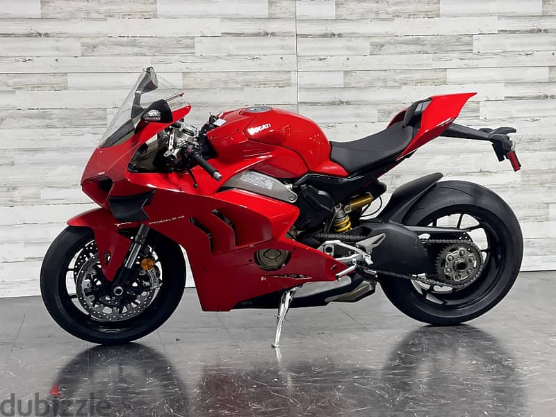 2018 ducati V4 (+971561943867) 2