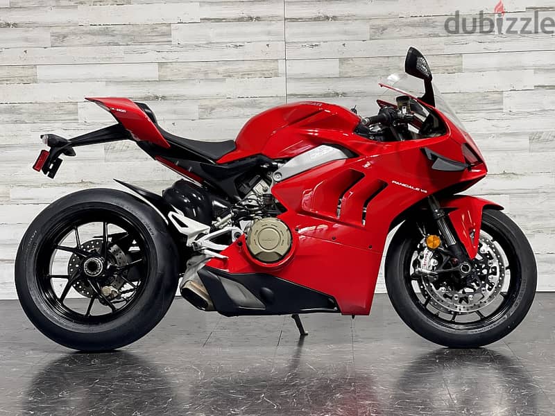 2018 ducati V4 (+971561943867) 3