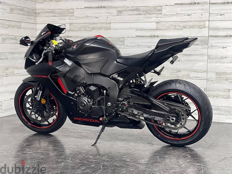 2017 Honda CBR 1000R (+971561943867) 0