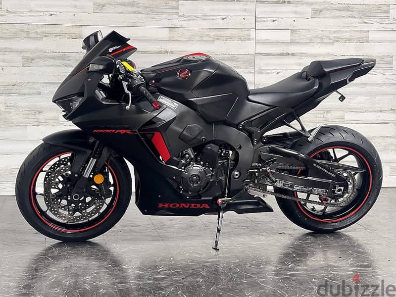 2017 Honda CBR 1000R (+971561943867) 2