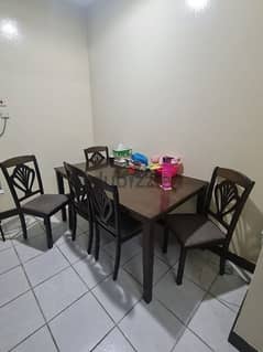 Dining table w/ 5 chairs