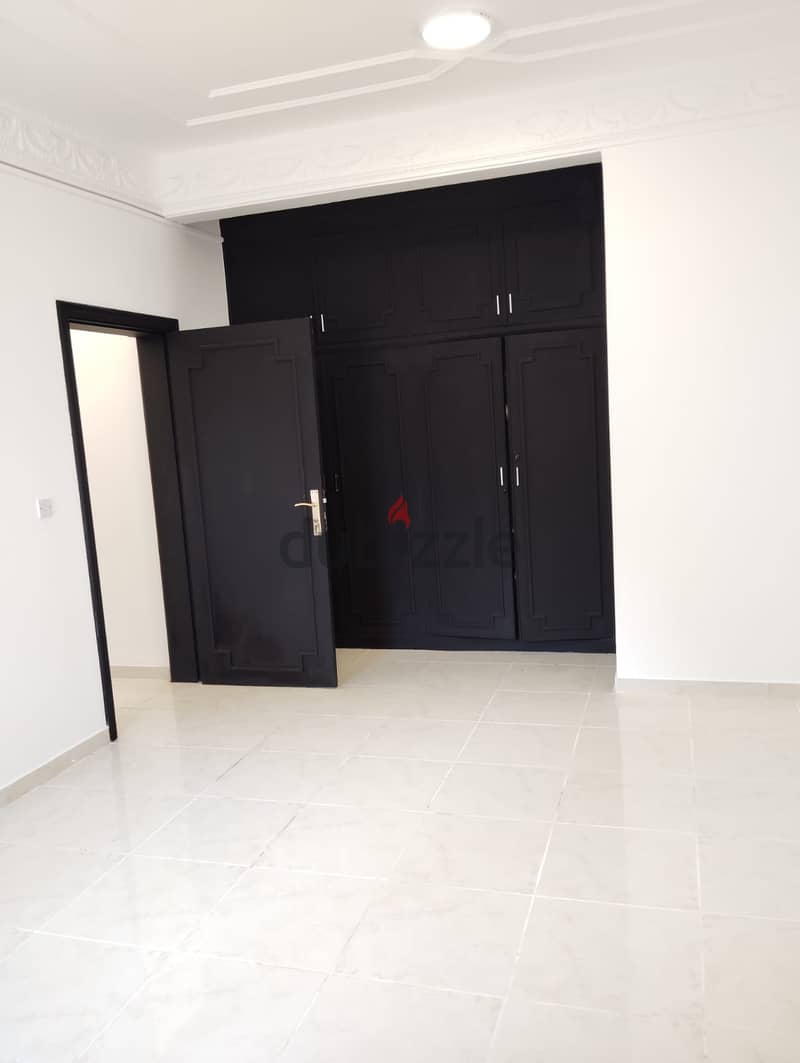 No commission Studios for rent in Al Nasr, behind Al - Mirqab, family 3