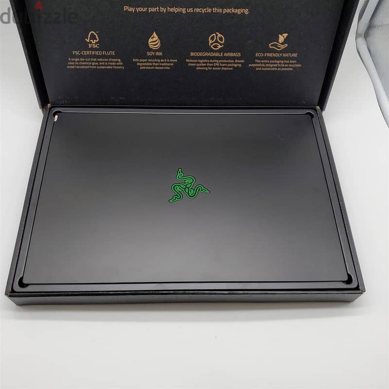 Razer - Blade 18 - 18'' - Intel 24-Core i9 - 2GB RAM - 1TB SSD 0