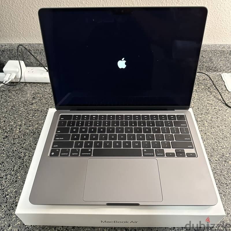 MacBook Air 13.6" Laptop - Apple M2 chip - 8GB Memory - 256GB SSD 0