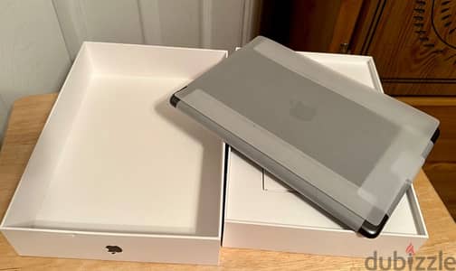 Apple iPad 8th Gen Wifi 10.2" 128GB Apple Pen & Keyboard