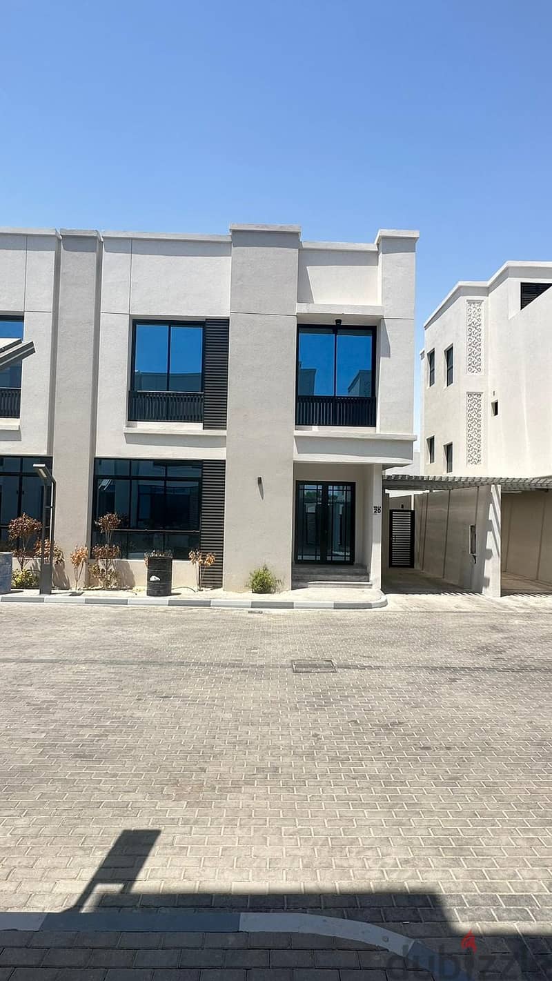 6 Bedroom Brand New Villa - Aziziya 0