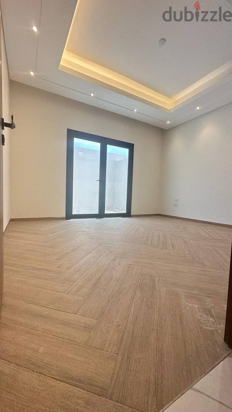 6 Bedroom Brand New Villa - Aziziya 2