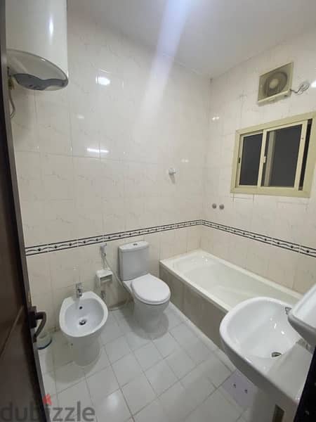 Spacious apartment, 3-BHK big  apartment available i 6