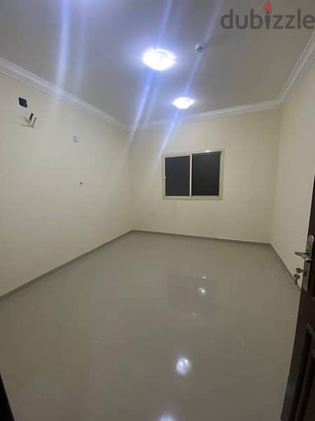 Spacious apartment, 3-BHK big  apartment available i 8