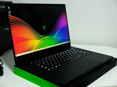 Razer - Blade 15 Advanced - 15.6" - Intel Core i7 - 32GB RAM - 1TB SSD