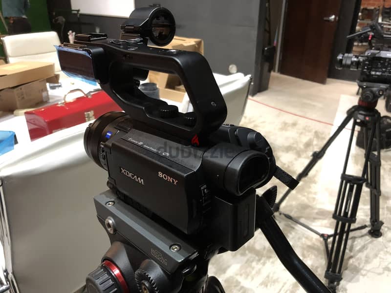 SONY PXW - X70 FULL HD XDCAM HANDHELD CAMCORDER 0