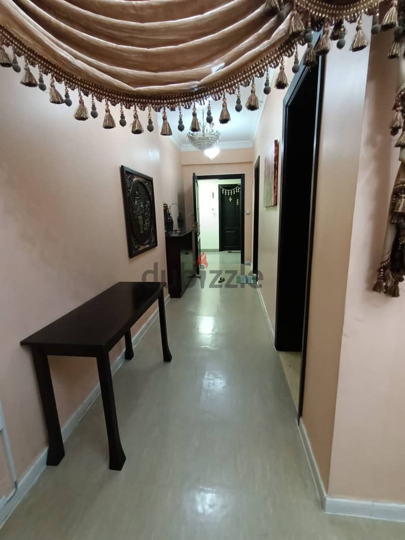 2BHK Semi Furnished in Najma Crown Plaza 9