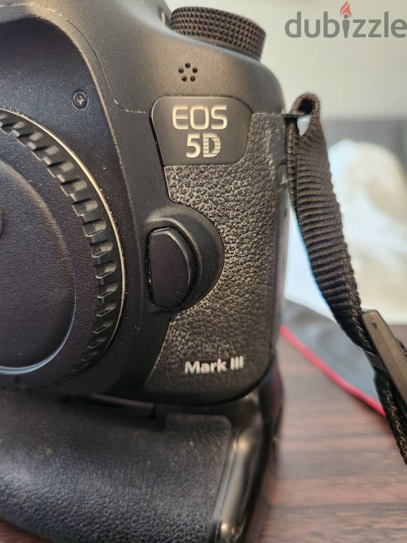 Canon EOS 5D Mark III 22.3MP Digital SLR DSLR Camera 2