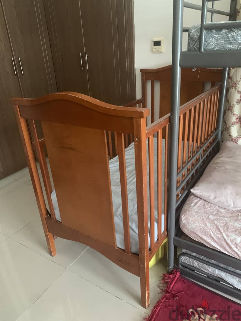 Junior crib urgent sale 3