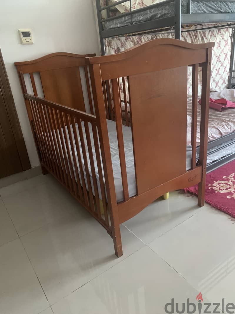 Junior crib urgent sale 4