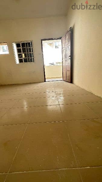 2500 Garage with 60 Room For Rent 7