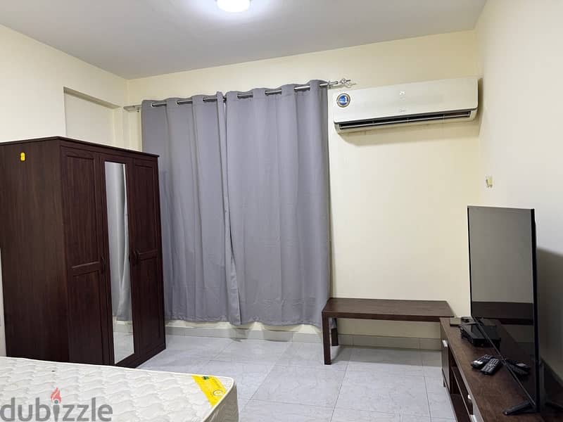 Male executive bachelors room for rent 7