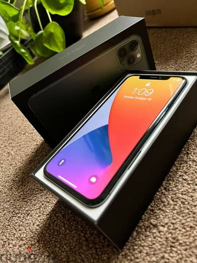 Apple iPhone 11 Pro 64 , 256 , 512 GB