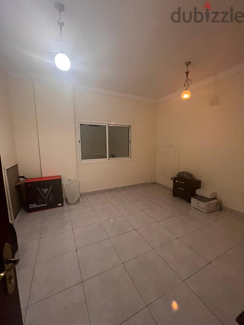 Ready to move spacious room for Rent, its Available NOW. 6