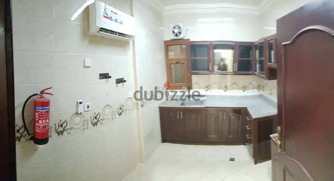 Family flat in building in al wakra 3 Room No commissions 3