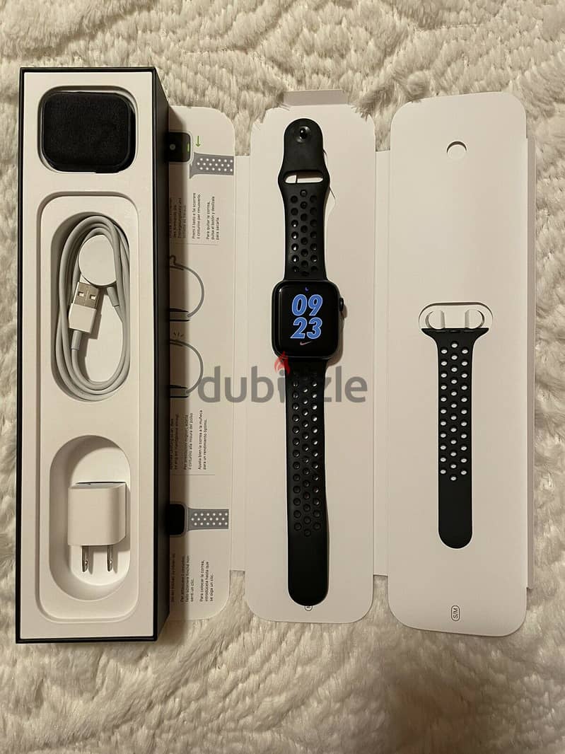 Apple Watch Series 7 - 41mm 45mm GPS Only & Cellular / Airpod 1