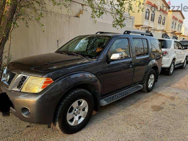 Nissan Pathfinder 2010 1