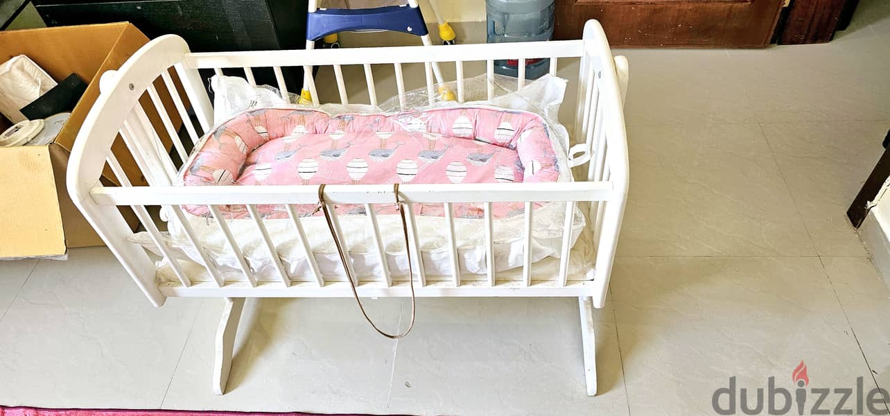 Baby cradle with Swing and baby mattess 2