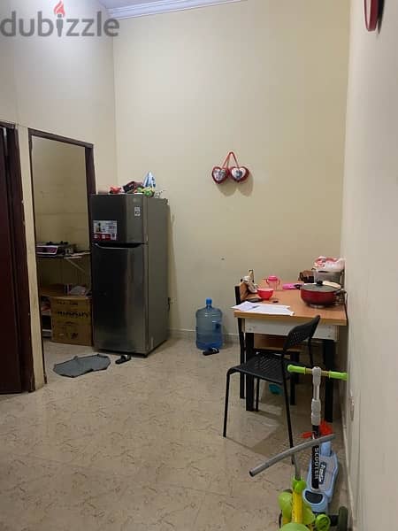 No commission  Studio and 1 Bhk fully furnished and un furnished wakra 3