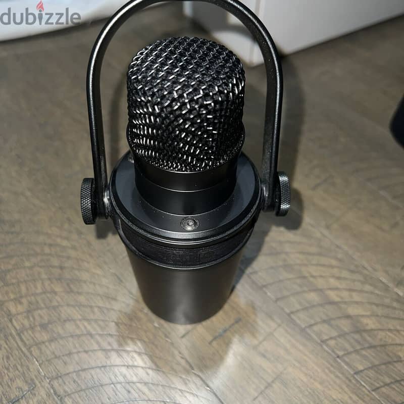 Shure MV7X XLR Podcast Microphone 3