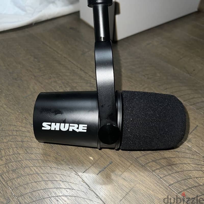 Shure MV7X XLR Podcast Microphone 4