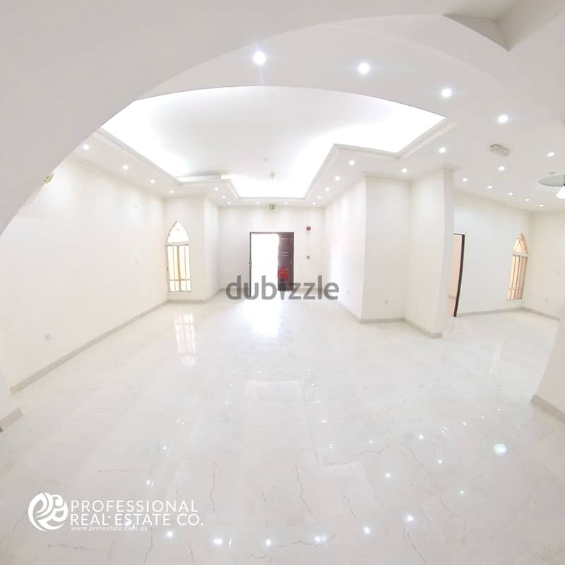 UnFurnished | 5 BHK Standalone Villa with Outhouse in Markhiya 0