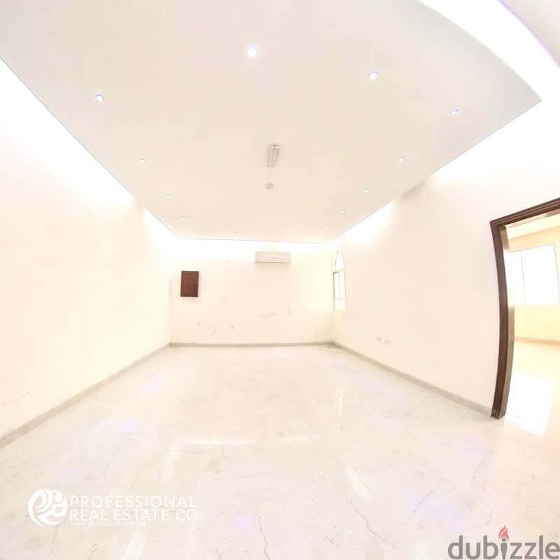 UnFurnished | 5 BHK Standalone Villa with Outhouse in Markhiya 2