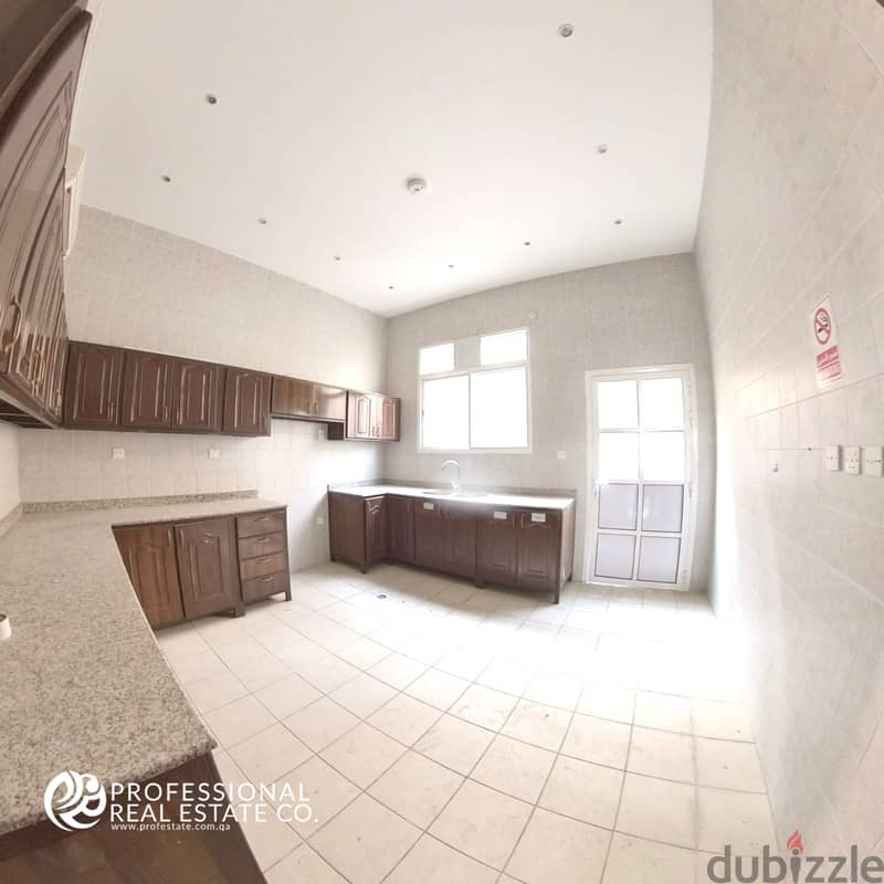 UnFurnished | 5 BHK Standalone Villa with Outhouse in Markhiya 9