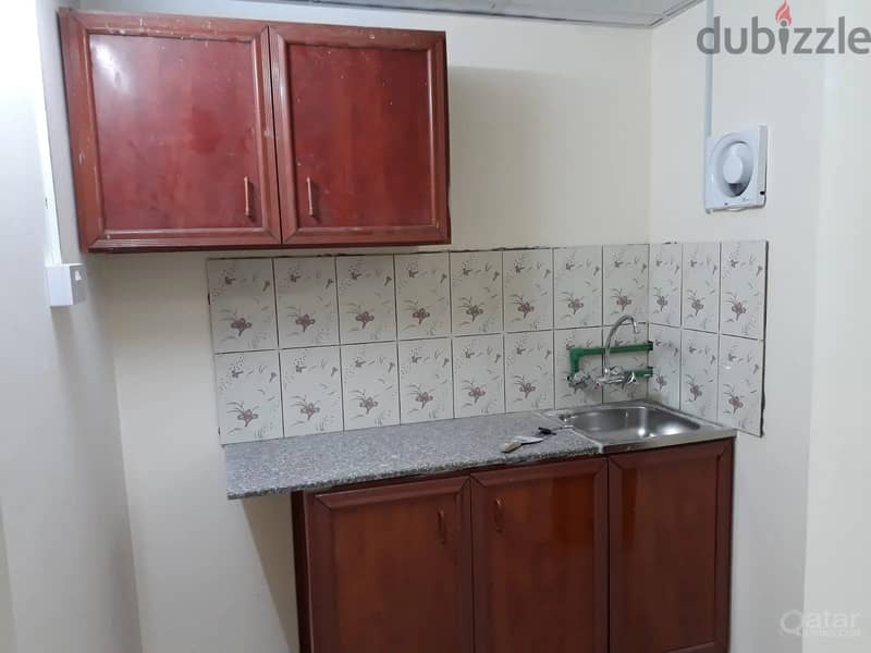 1 BHK - AL MAAMOURA , DOHA ( Near Parco Mall ) * No Commission * 1