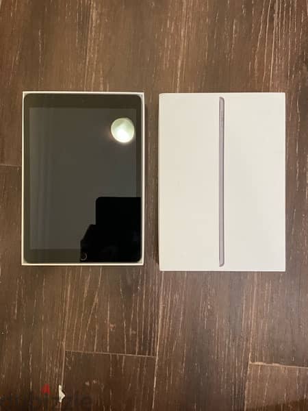 IPad 9th Gen 64GB WIFI/keyboard and case included 1