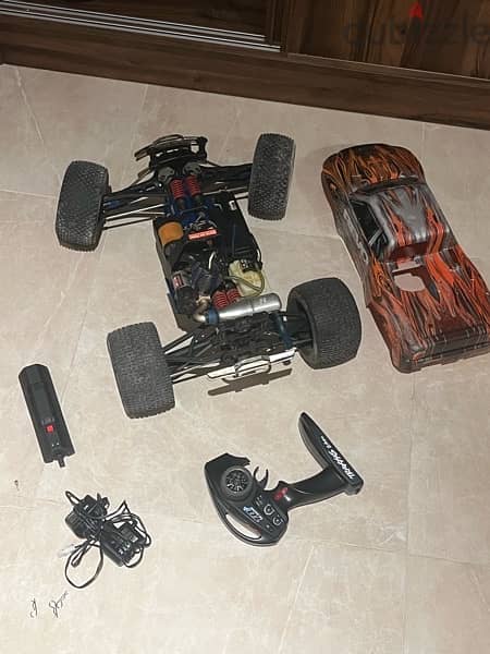 Traxxas revo 3.3 Monstertruck 0