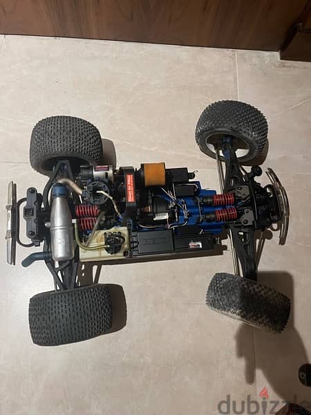 Traxxas revo 3.3 Monstertruck 2