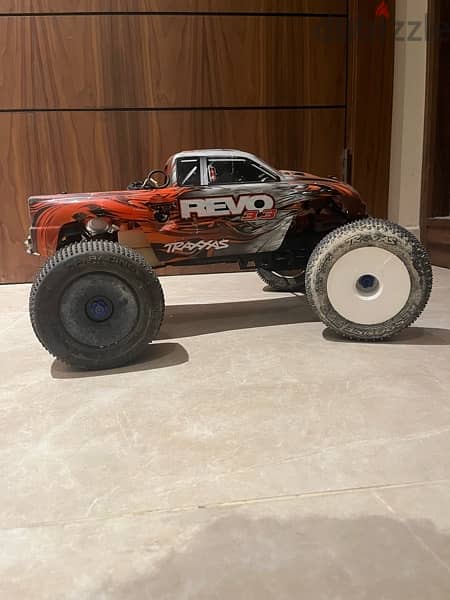 Traxxas revo 3.3 Monstertruck 3