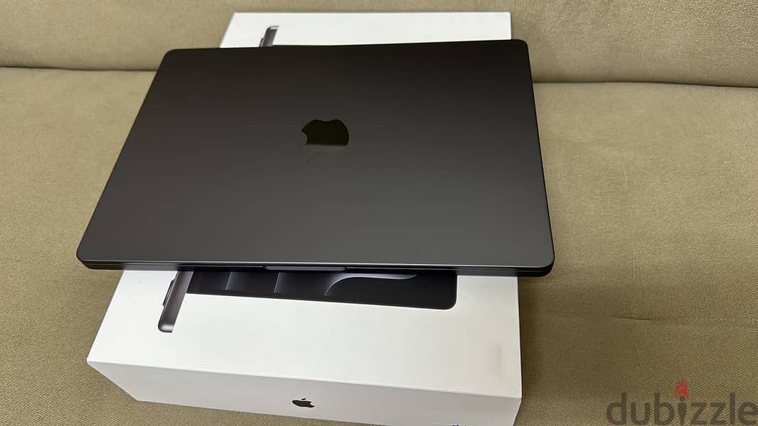 Apple Macbook pro 2023 M3 chip 18 GB memory just box urgent sell thank 2