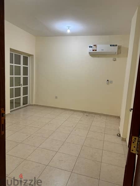 Executive Bachelor Room for rent 4