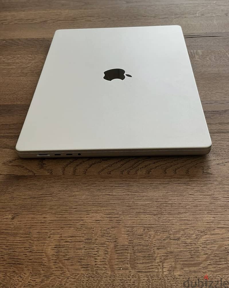 Apple MacBook Pro 16" (512GB SSD, M1 Pro, 16GB) Laptop - Silver 8