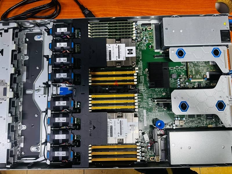 NetApp rack server 1