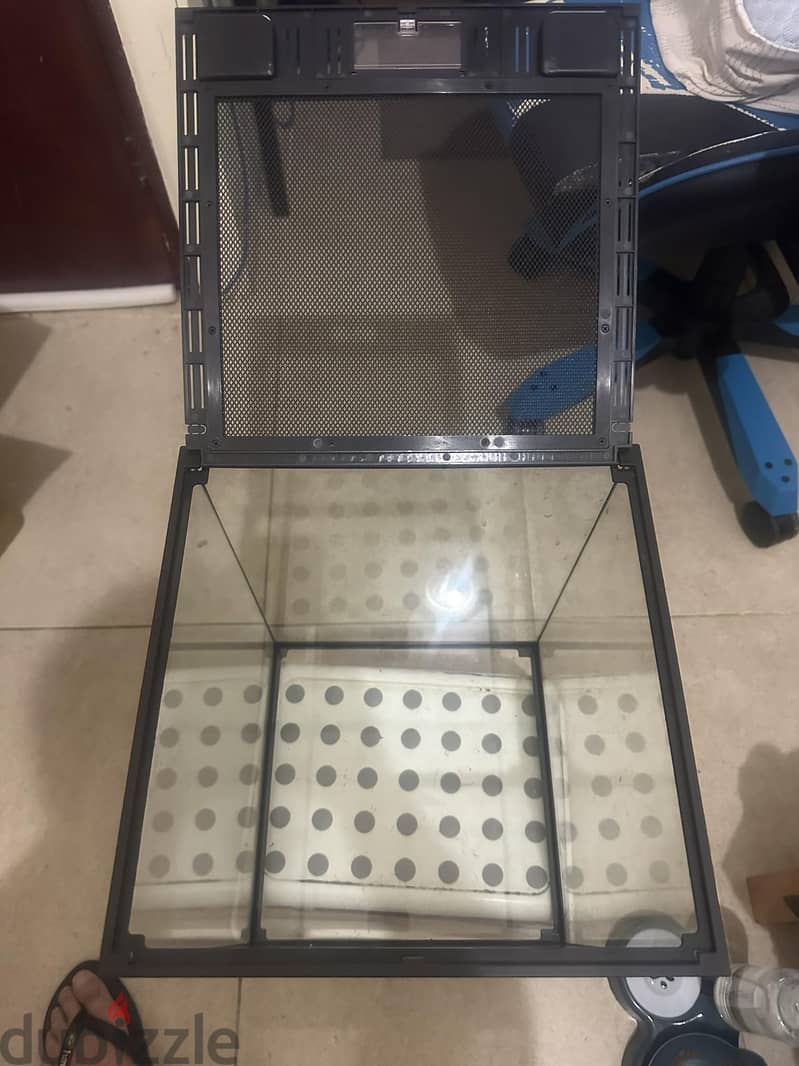 USED Glass Terrarium/Tank 30x30x35 with mesh cover (removable) FOR SAL 1