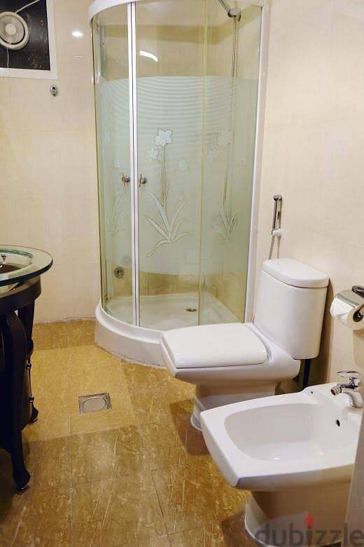 ELEGANT ROOM WITH PRIVATE TOILET 0