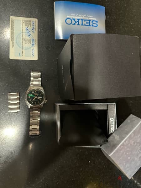 luxury Seiko green arabic dial automatic rare and prized 6