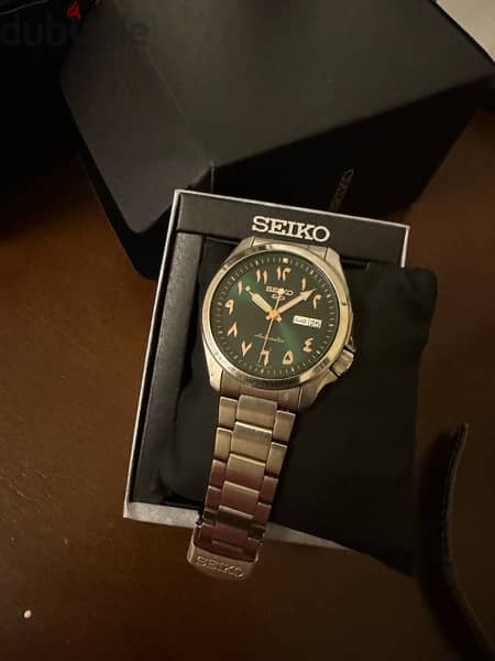 luxury Seiko green arabic dial automatic rare and prized 7